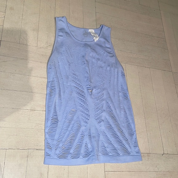 ALO Yoga Vixen Cutout Seamless Tank Top in Light Blue - Picture 2 of 10